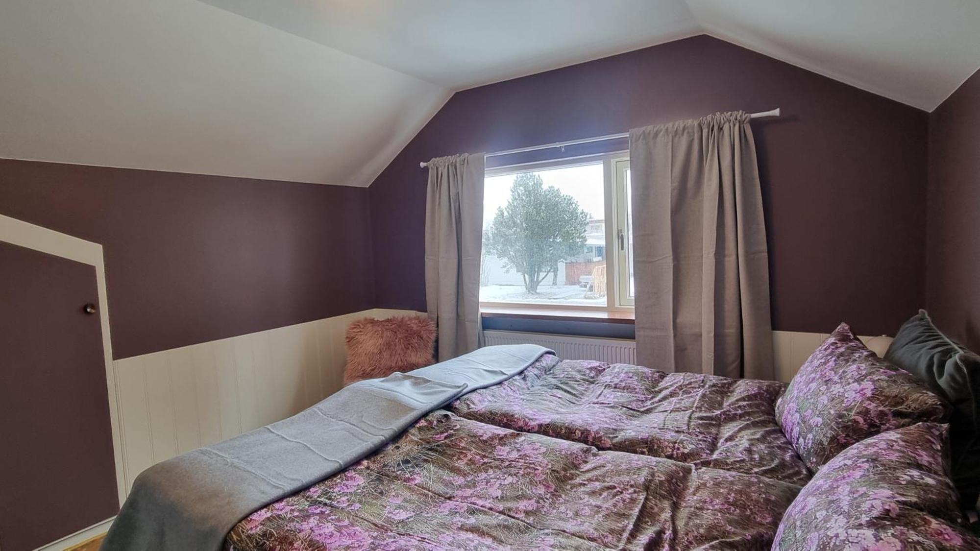 Fornilaekur Guesthouse ブリョンドゥオース エクステリア 写真