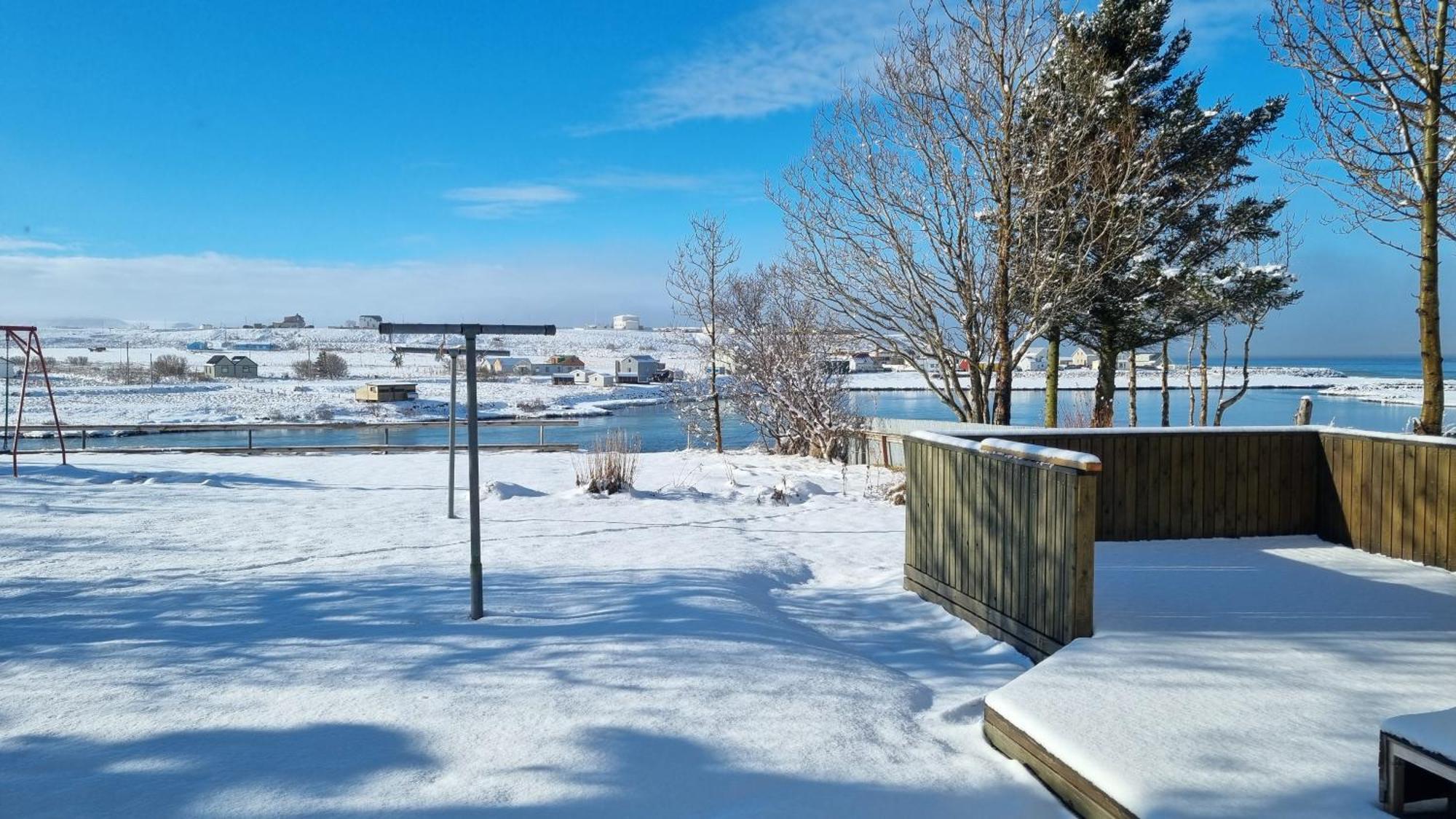 Fornilaekur Guesthouse ブリョンドゥオース エクステリア 写真